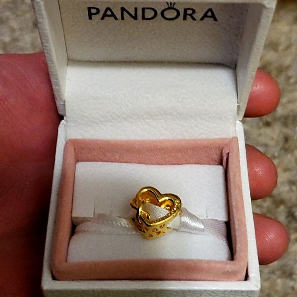 "Love you mom " Pandora charm